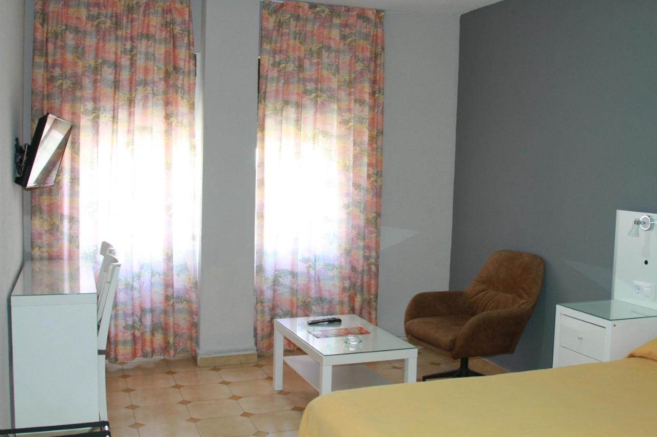 Apartamentos Resitur เซบีญา ภายนอก รูปภาพ