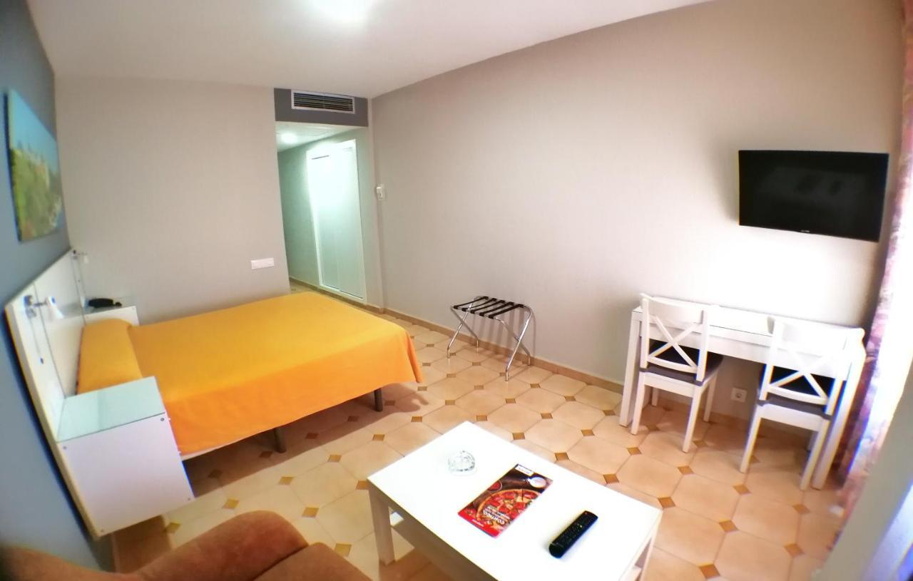 Apartamentos Resitur เซบีญา ภายนอก รูปภาพ