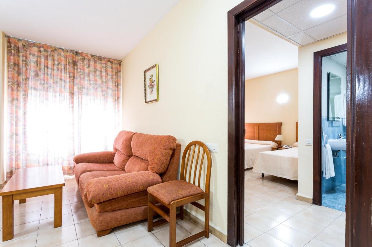Apartamentos Resitur เซบีญา ภายนอก รูปภาพ