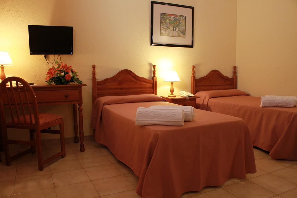 Apartamentos Resitur เซบีญา ภายนอก รูปภาพ