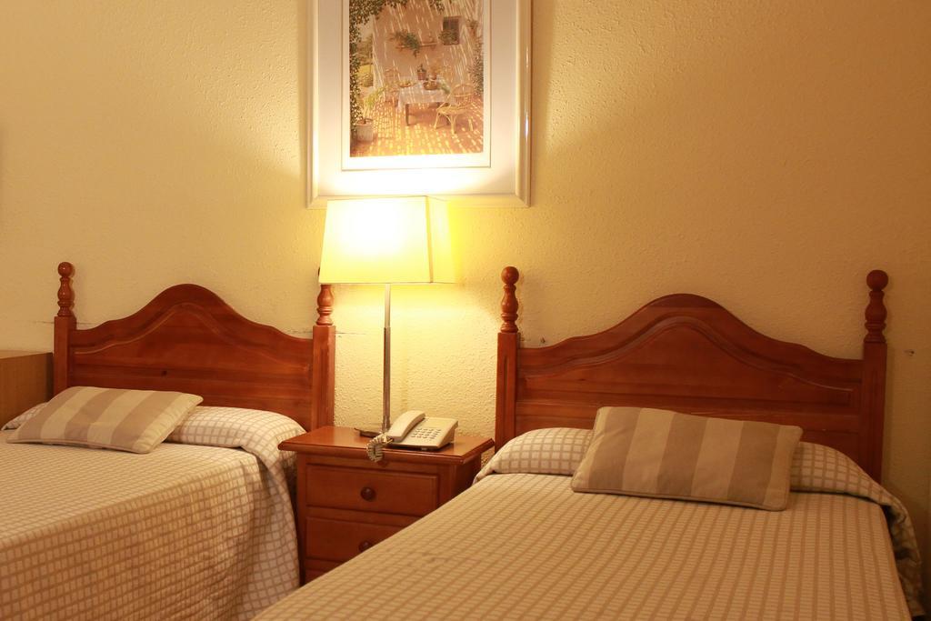 Apartamentos Resitur เซบีญา ภายนอก รูปภาพ