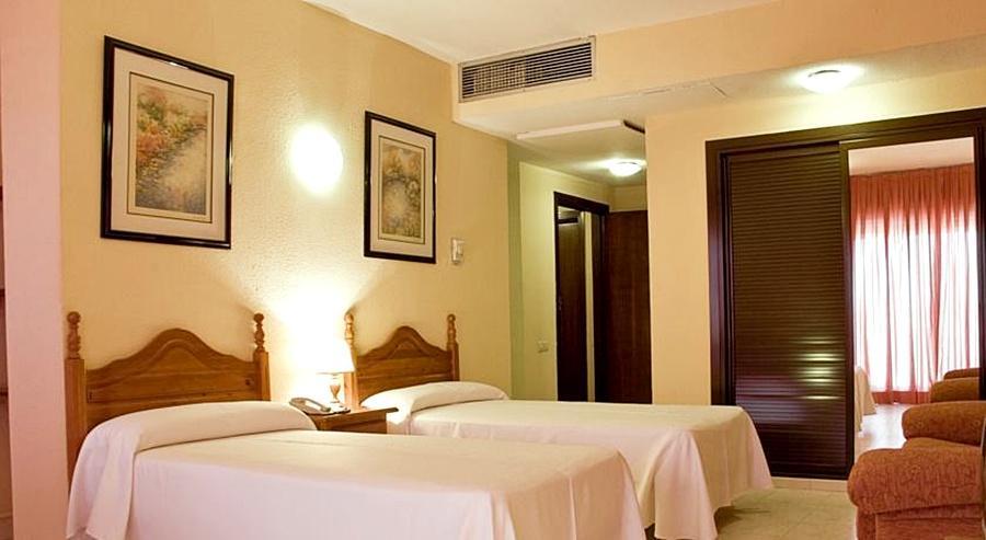 Apartamentos Resitur เซบีญา ภายนอก รูปภาพ