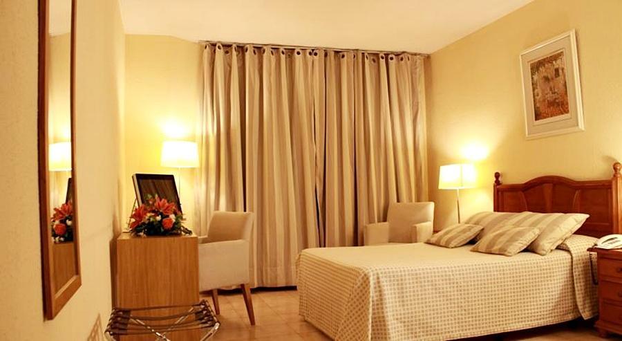 Apartamentos Resitur เซบีญา ภายนอก รูปภาพ