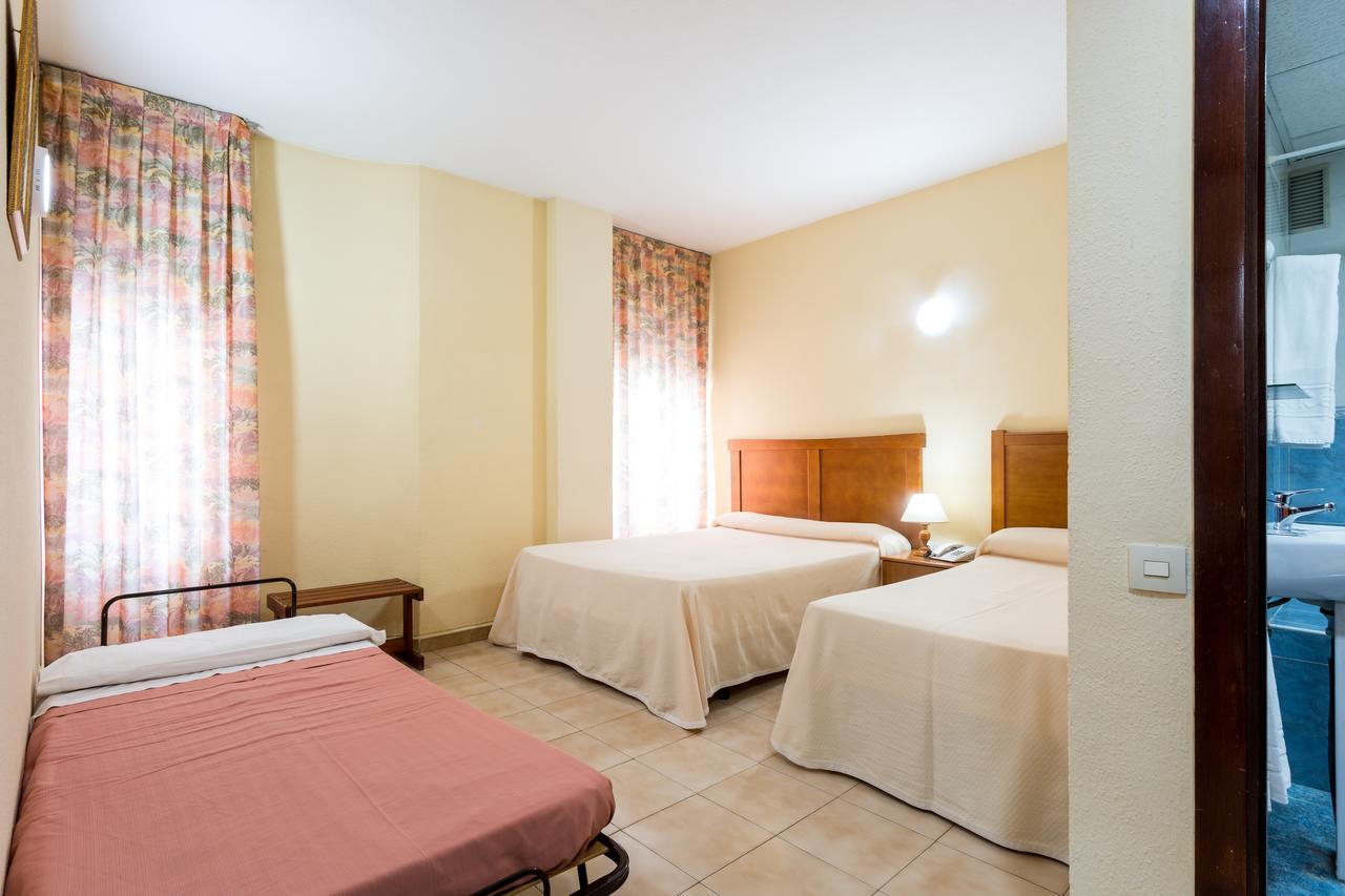 Apartamentos Resitur เซบีญา ภายนอก รูปภาพ
