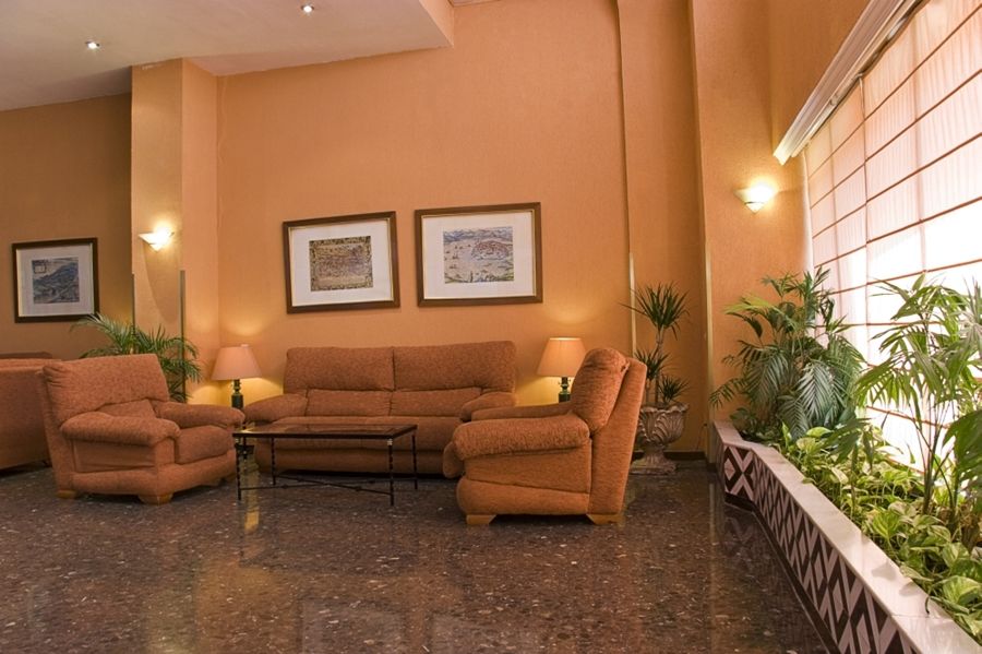 Apartamentos Resitur เซบีญา ภายนอก รูปภาพ