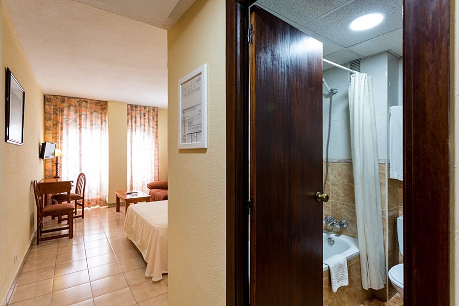 Apartamentos Resitur เซบีญา ภายนอก รูปภาพ